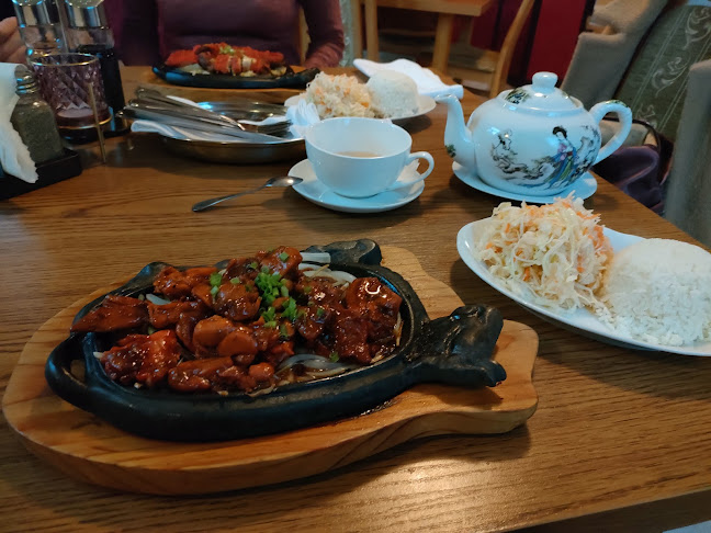 Jama Złotego Smoka - Gastronomia