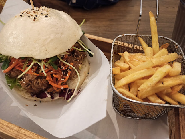 Opinii despre BURGAZJE - Bao Burgers & Asian Street Food în Warszawa - Gastronomia