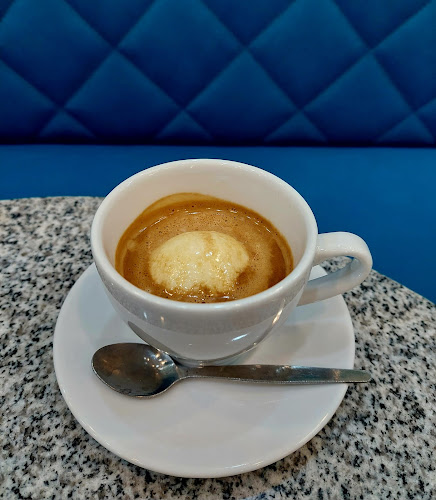 Lodówka, Lody Naturalne i Kawiarnia