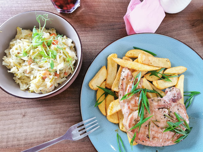 Borowina Bistro Phone number