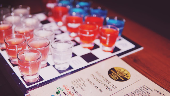 Ministerstwo Śledzia i Wódki - Gastronomia