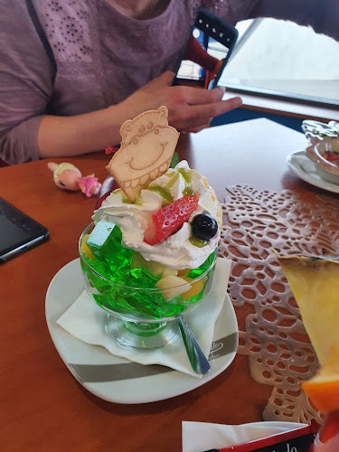 Opinii despre Eleven Cafe în Kołobrzeg - Gastronomia