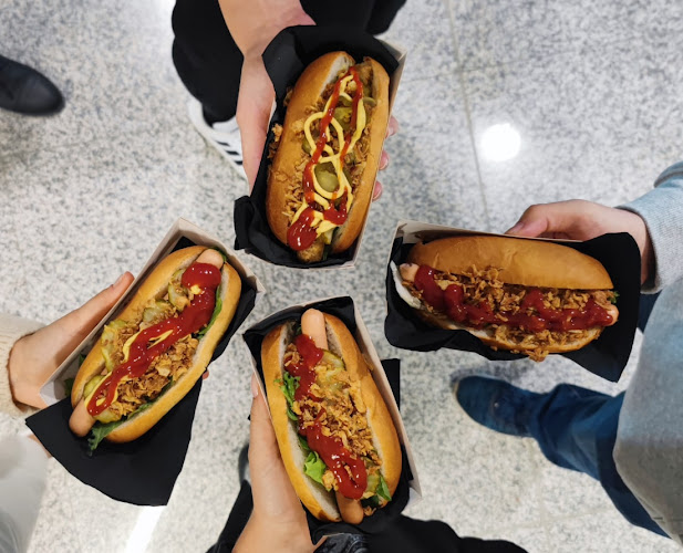 Opinii despre Hot dogi - Mobilne wózki - Catering în Warszawa - Gastronomia