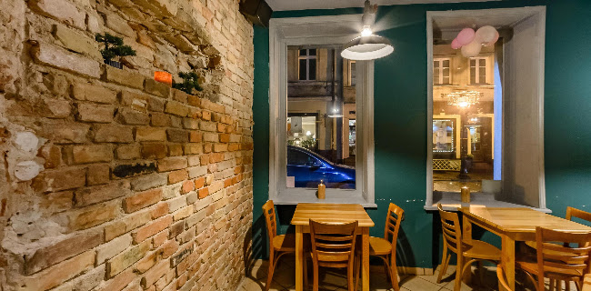 Woźna 21, 61-776 Poznań