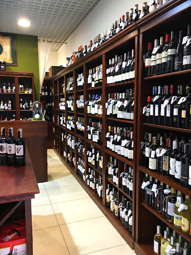 Comentarii opinii despre Dom Wina - sklep z winami i alkoholami mocnymi Józefosław