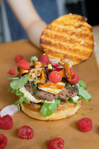 Opinii despre Burger Mama în Warszawa - Gastronomia