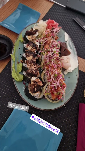 Opinii despre Sakura Sushi Bar în Katowice - Gastronomia
