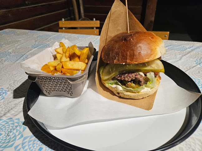 Pycha Burger