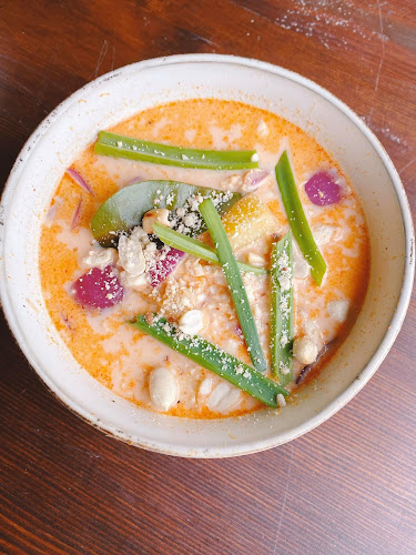 Łopuszańska 22, 02-220 Warszawa