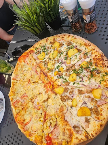 Opinii despre Pizzeria GUSTO CLASSICO în Trzciana - Gastronomia