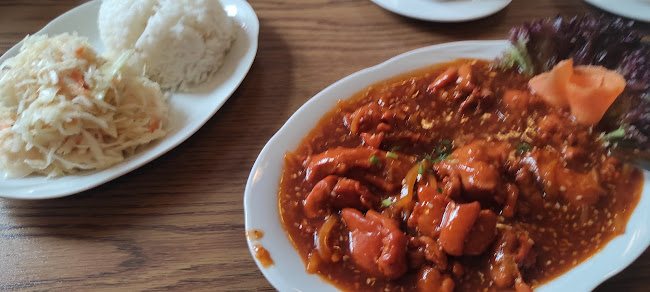 Jama Złotego Smoka - Gastronomia