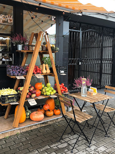 PUDEŁKO lunch&cafe - Gastronomia