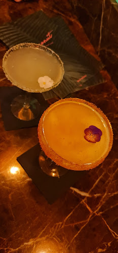 COCONUT BAR AND RESTAURANT - Gastronomia