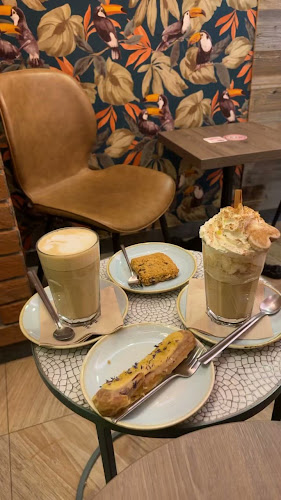 Opinii despre The White Bear Coffee Lublin în Lublin - Gastronomia