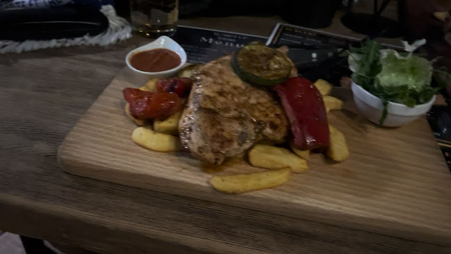 Fog House Pub & Grill