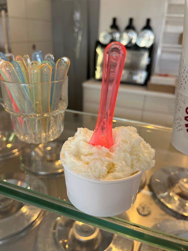 Magdalenka Lodziarnia Cukiernia - Gastronomia