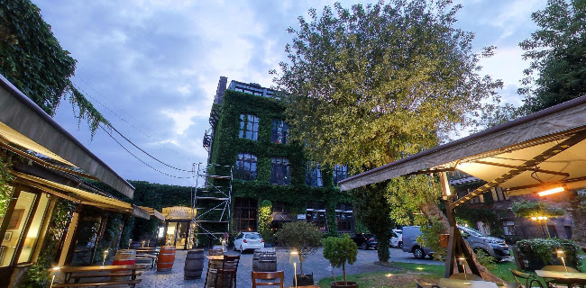 Opinii despre Mielżyński Burakowska - Wine Bar & Sklep z winem în Warszawa - Gastronomia