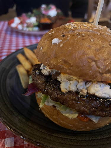 Ajvar Restauracja - Gastronomia