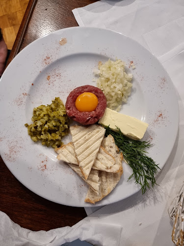 Fin de Siecle. Restauracja. Baza noclegowa. Denesiuk J. - Gastronomia