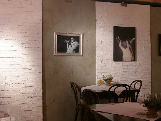 Stara Stajnia - kuchnia , wino i jazz - Gastronomia