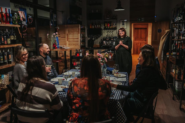 Opinii despre Wino i włoskie zaułki în Mikołów - Gastronomia