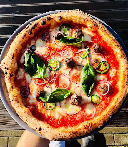 Opinii despre MENO MALE Pizza Napoletana No 970 în Bielsko-Biała - Gastronomia