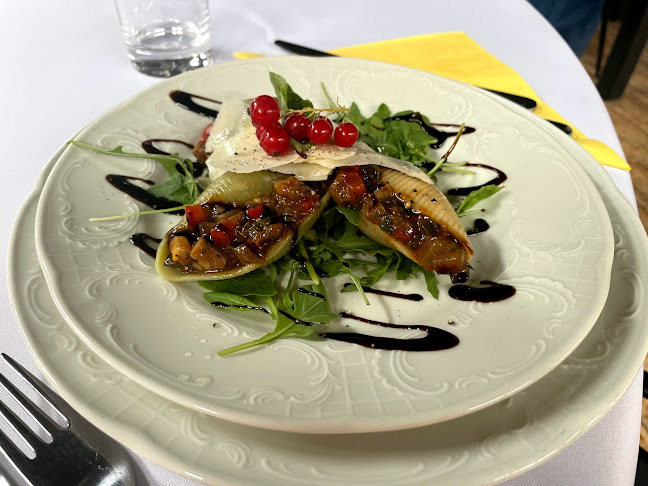 Semola Pizza i Restauracja Ursus - Gastronomia