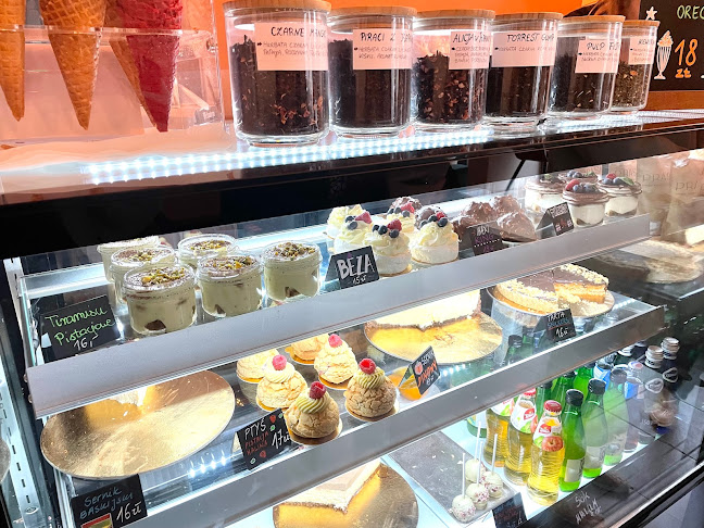 Reviews of Krucho! Cakes & Coffee in Warszawa - Gastronomia