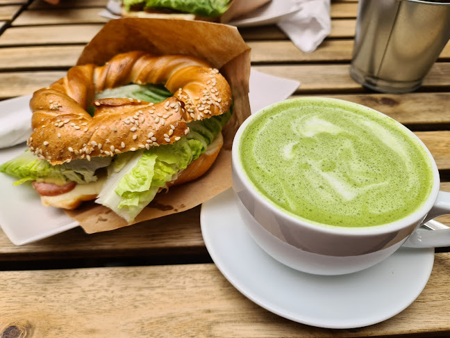 Opinii despre Żarówka Cafe în Kraków - Gastronomia