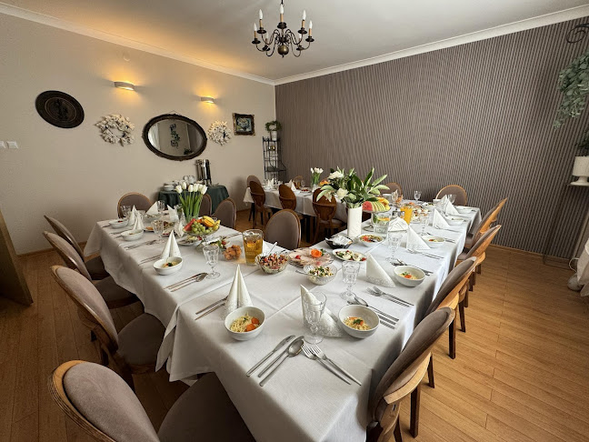 Armii Krajowej, 26-060 Chęciny