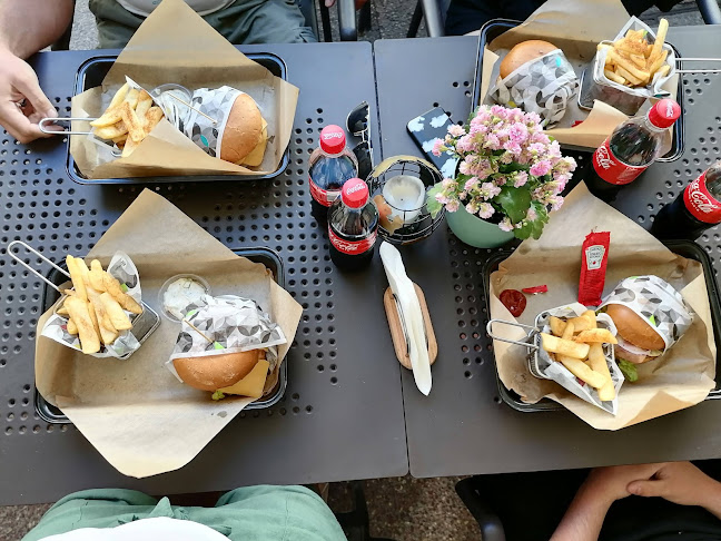 Comments and reviews of Bobby Burger