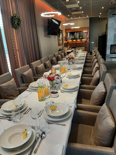 La Petite Restaurant