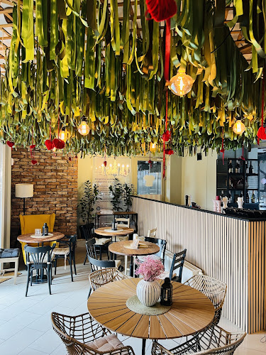 Family Restaurant & Cafe - Poznań