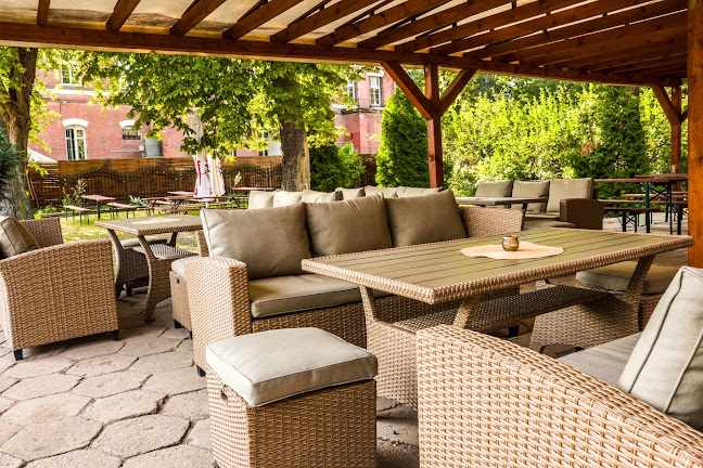 Parkowa 38, 42-622 Świerklaniec