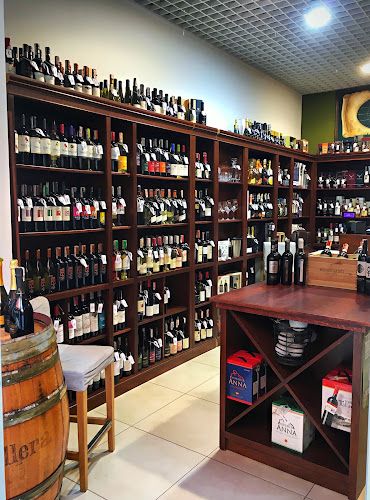 Dom Wina - sklep z winami i alkoholami mocnymi Józefosław - Gastronomia