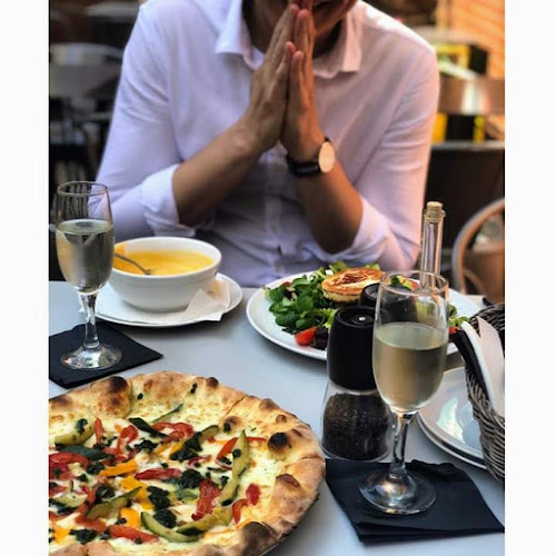 Przyjaciele Restauracja & Bar - Warszawa