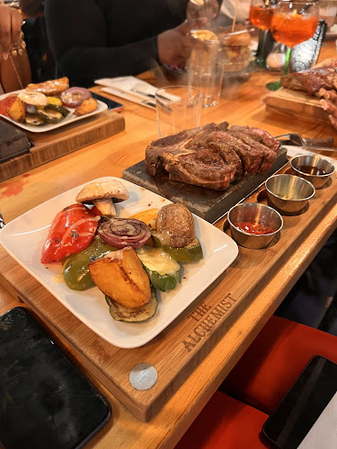 The Alchemist Grill & Cocktail - Gastronomia