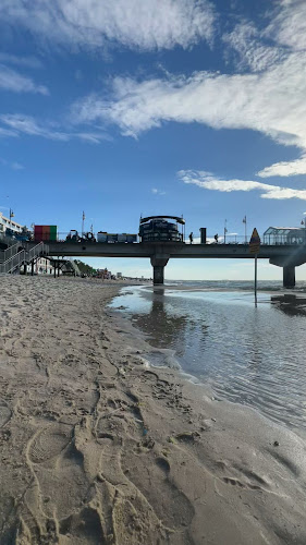 Black & White Grill & Drink Bar