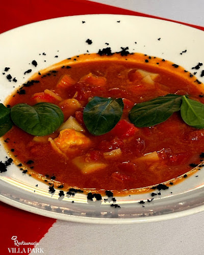 Parkowa 38, 42-622 Świerklaniec