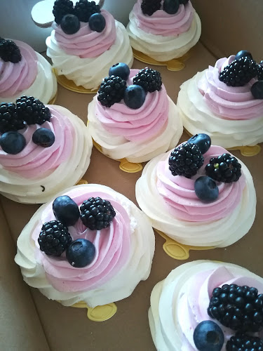 Dominika Z Wypiekami - pracownia tortów i ciast artystycznych - Szwagrów