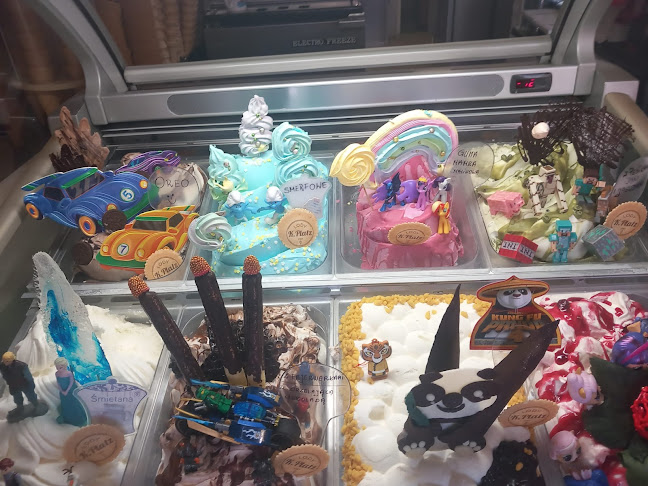 Lody, gofry, rurki z kremem - Gastronomia