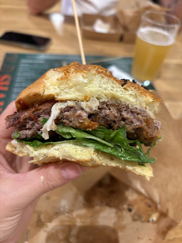 Opinii despre Trzykrotny Mistrz Burgerowy | Warszawa în Warszawa - Gastronomia