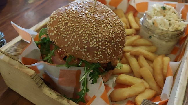 Opinii despre Restauracja Dwór Rozłogi în Zielonka - Gastronomia