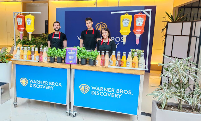 Hot dogi - Mobilne wózki - Catering - Gastronomia