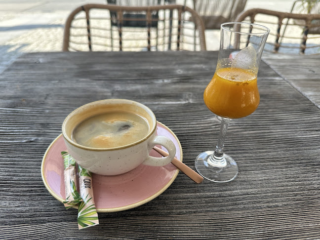 Comentarii opinii despre CAVA Organic Bistro Café