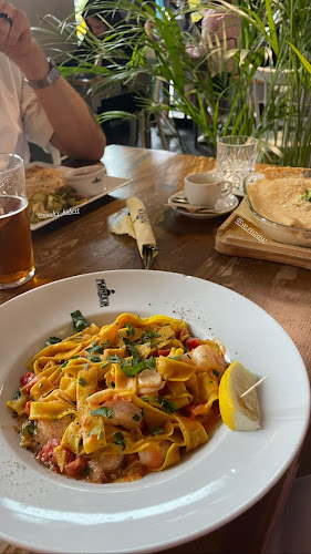 plac Konstytucji 5, 00-657 Warszawa