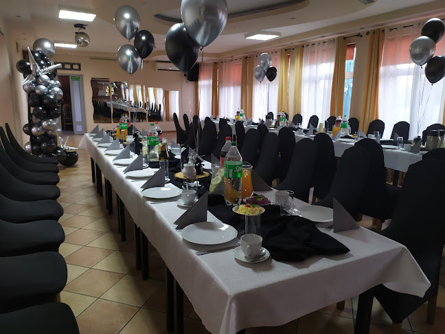 Cafe Club Polonia Organizacja imprez okolicznościowych i sportowych Sala - Gastronomia