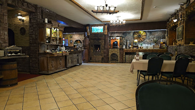 Restauracja Dwór Rozłogi