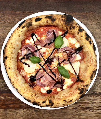 Restauracja Girasoli, sala bankietowa, pizza neapolitańska