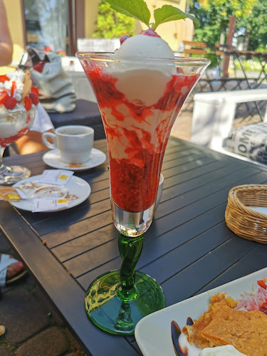 Gidle Cafe. Lodziarnia, cukiernia - Gastronomia